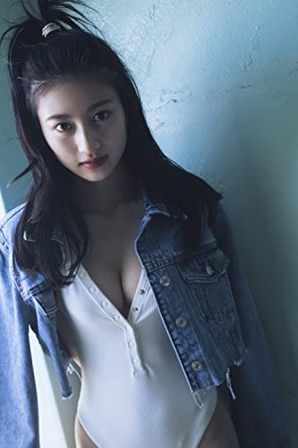 吉田あかり1st写真集『タイトル未定』