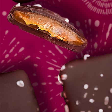 Sanders Confite Milk Chocolate Sea Salt Caramel Thins Tub 18 oz. 2-Pack miniatura 5