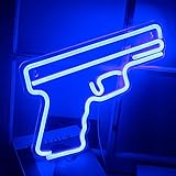 Fácil de Instalar: Los dos orificios en la parte posterior de las luces de neón de las pistolas azules para el dormitorio facilitan la instalación. Según tu estilo de vida favorito, cuelga de la pared o apóyate contra un objeto. El práctico interruptor evita el problema de conectar y desconectar el USB con frecuencia. Los letreros de neón para pared led son grandes, ¡creemos que disfrutarás de tu fiesta!