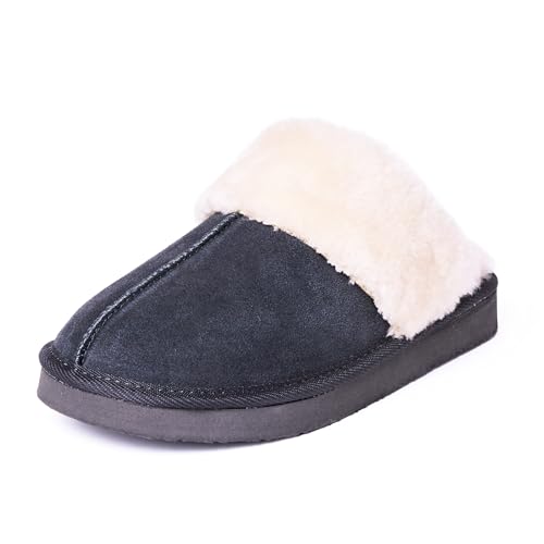 Image of Minnetonka Women's Chesney Scuff Flat