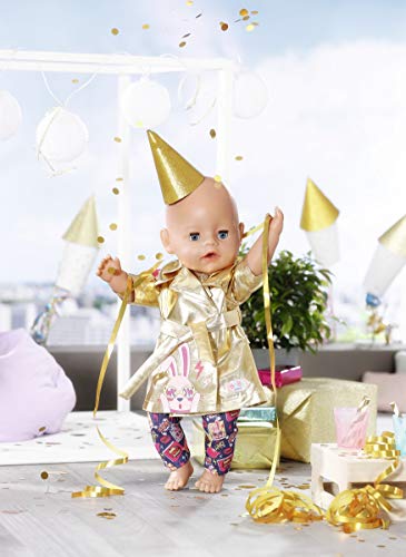 Zapf Creation 830802 BABY born Happy Birthday Mantel- goldener Puppenmantel für 43 cm Puppen mit bunter Hose im Cosmic-Comic-Print, inkl. 1 Kleiderbügel – Bild 6