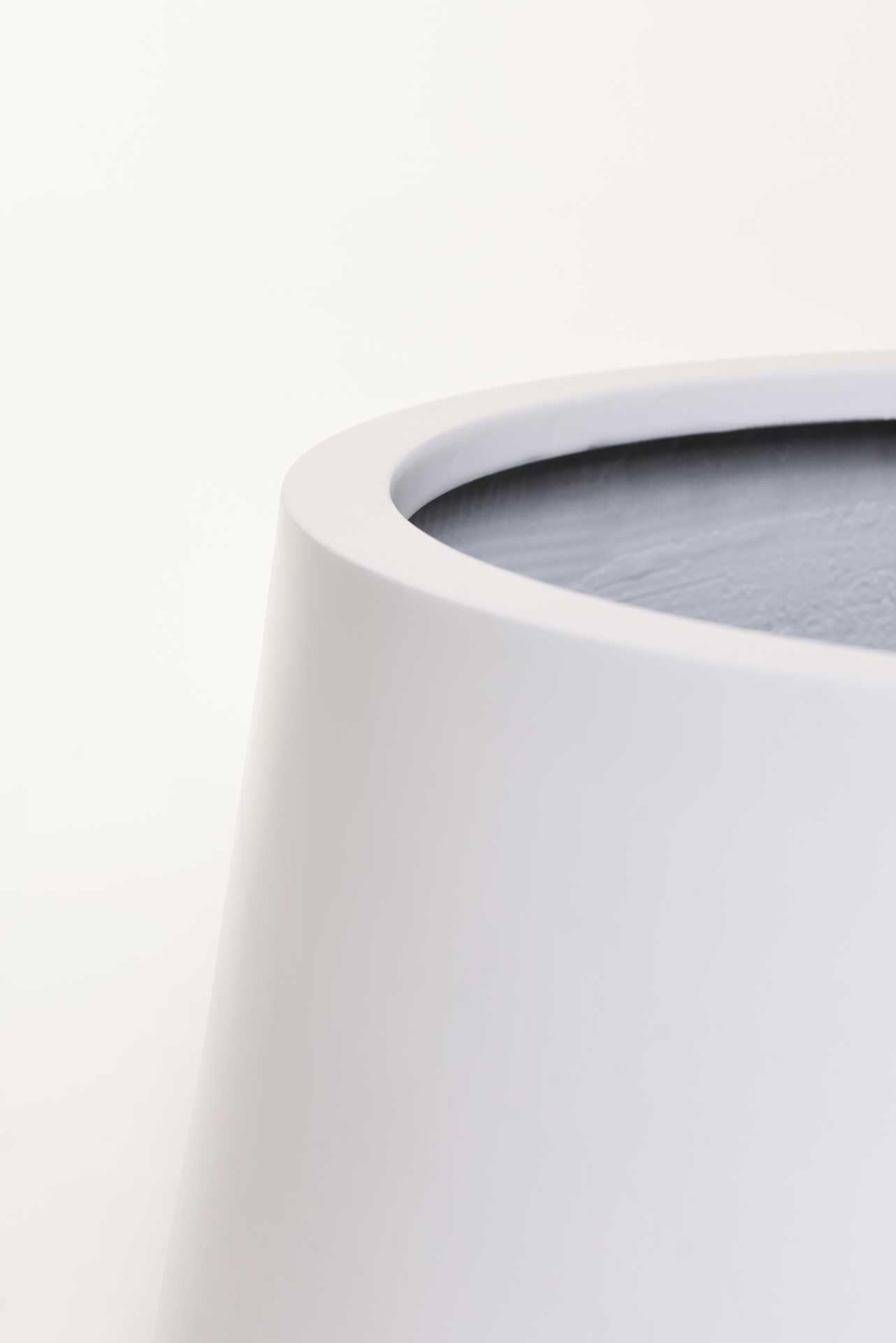 VIVANNO Blumentopf Pflanztopf Fiberglas GIRAR - Weiß Frostsicher 37 cm | Runder Pflanzkübel für Innen und Außen, Wetterfest in Matt Weiß, moderner Übertopf für Terrasse, Balkon und Wohnzimmer