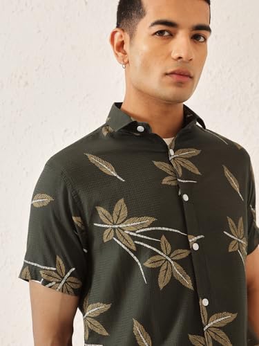 Image of Majestic Man Men's Slim Fit Pure Cotton Printed Casual Shirt - Short Sleeve | Premium Breathable Fabric | Modern Geometric Design