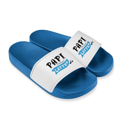 Tassenbrennerei Papi-Letten Badelatschen Herren - Lustige Hausschuhe Schlappen - Badeschuhe lustig Badelatschen Geschenk für Papa Männer (Blau EU Schuhgrößensystem Erwachsene Numerisch M 43)