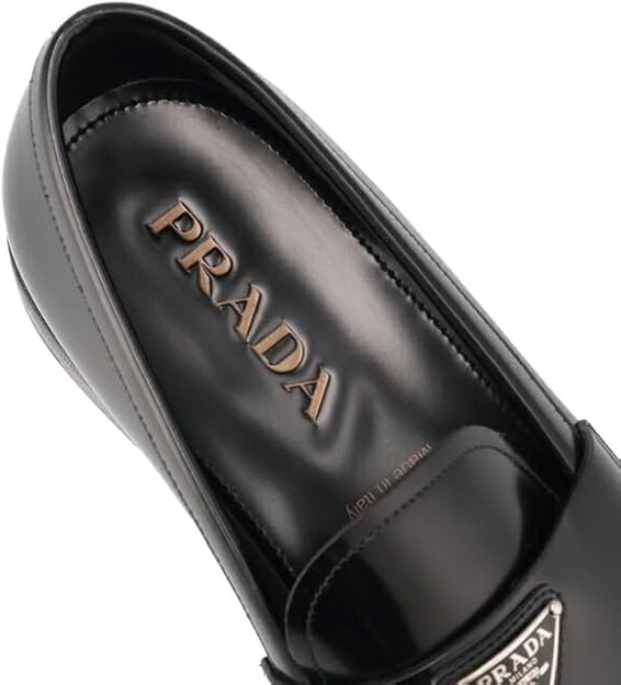 PRADA ストラップパンプス〈625〉