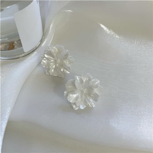 Boho White Flower Acrylic Earrings Vintage Charm 3D Resin Gardenia Camellia Pear Blossom Flowers Plant Lightweight Stud Earrings for Women Wedding Bridal Birthday Party Trendy Jewelry Gifts4