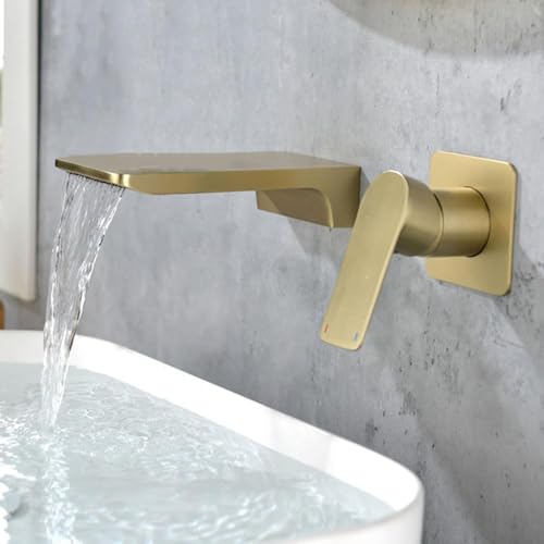 Robinet de bassin mural cascade or brossé au design contemporain chic