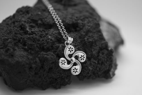 Pendentif Lauburu Croix Basque argent 925 aux finitions ciselées