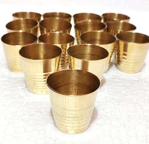 Petite vaisselle d'exception avec ce set de verres en laiton pur