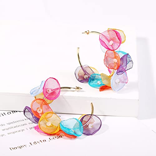 Boucles d'oreilles de fleurs et cercle de pétale raffiné