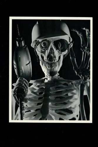 STEPHEN KING’S “SKELETON CREW” LIMITED EDITION BY SCREAM PRESS IN PICTORAL CUSTOM SLIPCASE. SIGNED BY KING AND ILLUSTRATOR J.K. POTTER