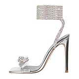 Der perfekte Damen Sommerschuh für die heißen Sommertage, denn die luftigen Damen Sandaletten lassen Ihre Füße atmen und eine kühle Brise Sommerwind kann für angenehme Erfrischung sorgen