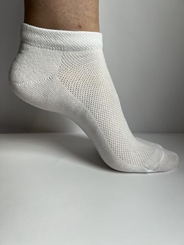 Image of Women's organic linen short-cut socks with a white mesh structure, packed in sets of three, size S. (Small)