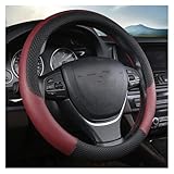 Questo coprivolante per auto è realizzato in morbida e traspirante pelle microfibra e classica fibra di carbonio antiscivolo con presa salda pregevole fattura