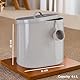 Premier Housewares Adore Pets Lucky Dog, Easen Aufbewahrungs Mülleimer mit Löffel, natur, 6,5 Liter