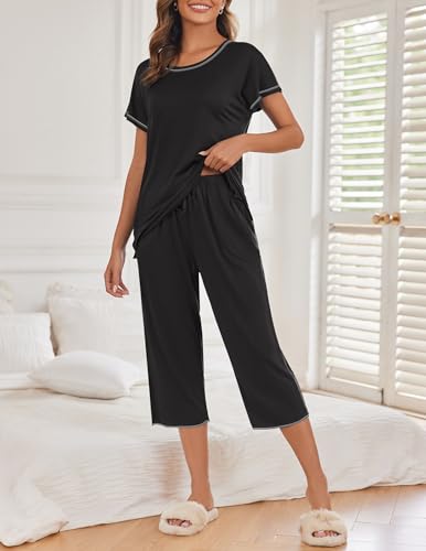 Image of Ekouaer Women's Capri Pajama Sets Print Short Sleeve Sleepwear Top and Capri Pants Soft Loungewear with Pocket