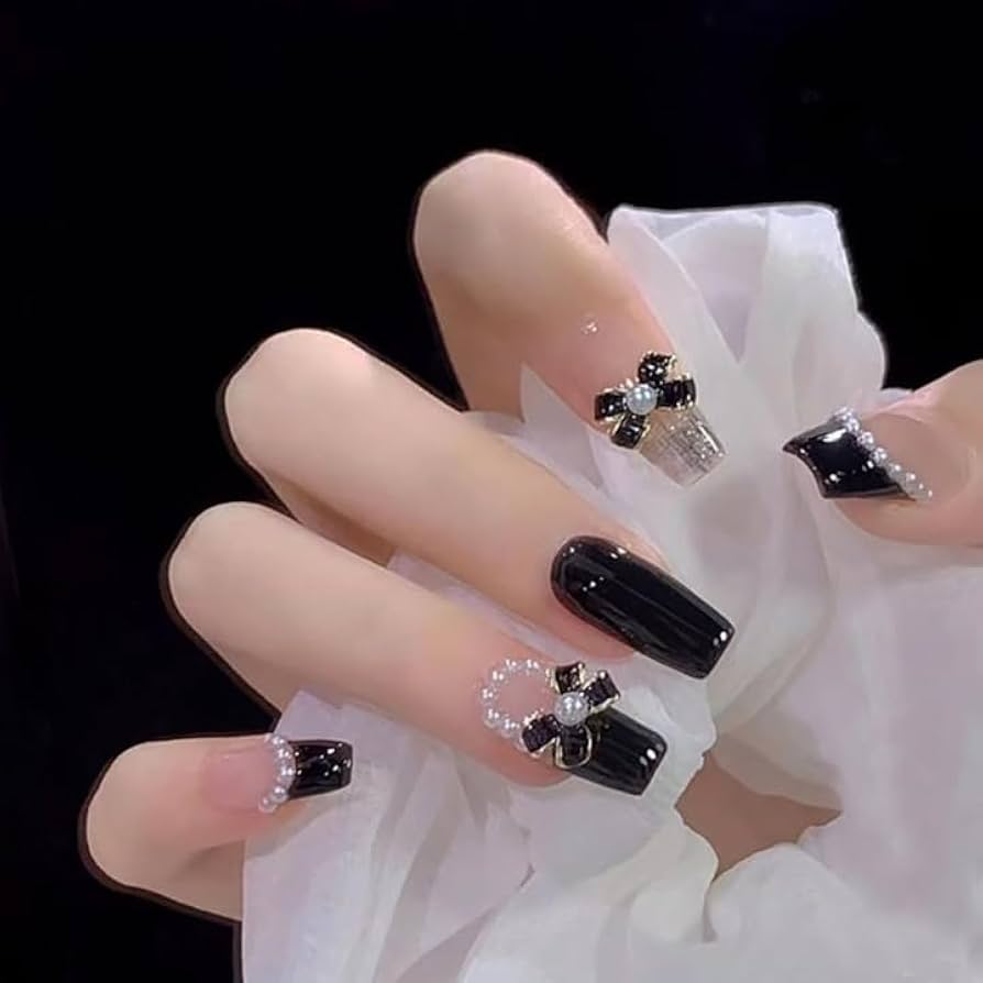 ネイルチップ黒ブラック地雷サブカル量産型オーダースキニーオーバル