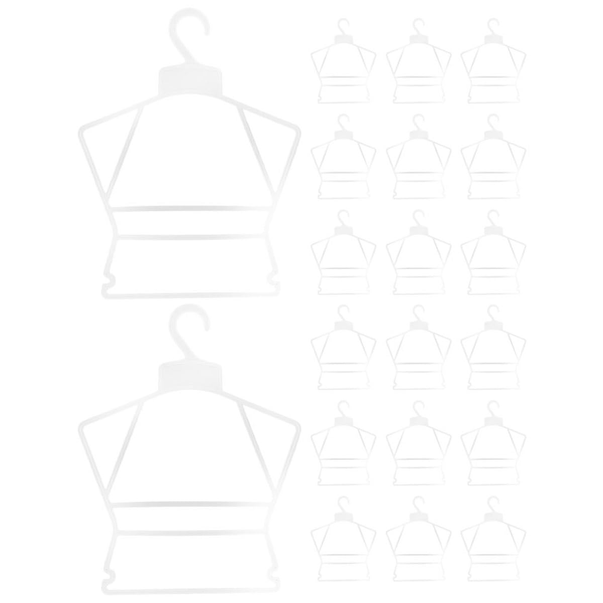 Cintres en plastique blanc légers et résistants pour organiser les vêtements enfant