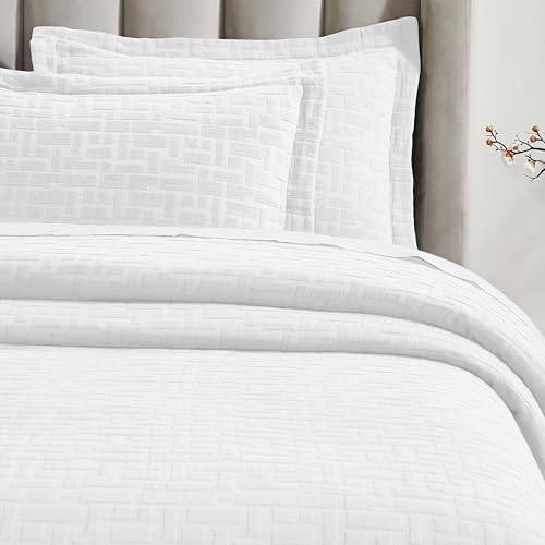 Superior 3 Piece Cotton Bedspread and Sham Set, Home Bed Decor, Decorative Bed Spread, 2 Pillow Shams, Medium Weight, Matelasse Coverlet, Bedding Essentials, Madrid Collection, California King, White
