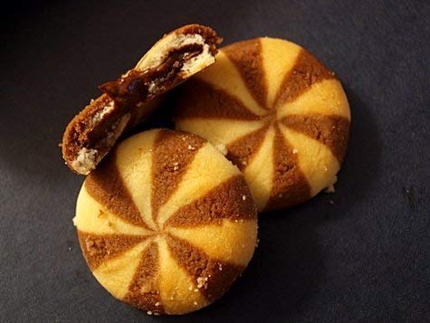 Biskrem Duo Cookies, Cocoa Cream Filled Cookie