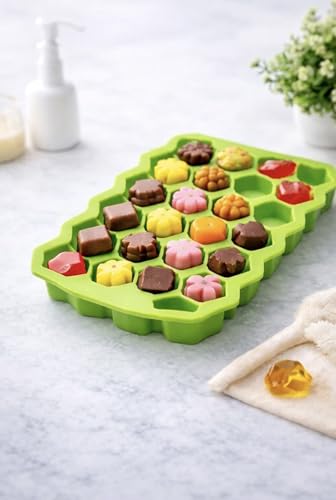 Image of Silicone Ice Cube Trays with Lids Pack of 1Easy-Release Hexagon Ice Maker for Freezer, Reusable Food-Grade Ice Molds for Cocktail Bar, Whiskey, Iced Coffee & Home Kitchen (Green) (1)