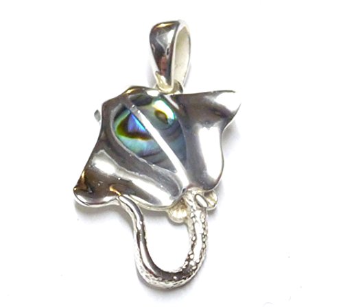Pendentif raie en argent et ormeau, le cadeau d'anniversaire parfait