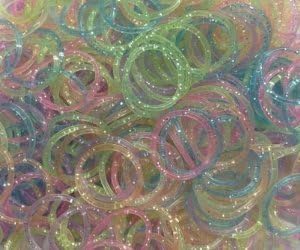 Loom Brands Refill Bands Pack of 600 Glitter Rubber Bands with 25 S-clips