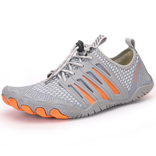 Wizeny Zapatos de Playa Hombre Secado Rápido Mode Descalzos Zapatos de natación Escarpines con 7 Orificios de Drenaje,Gris,47 EU