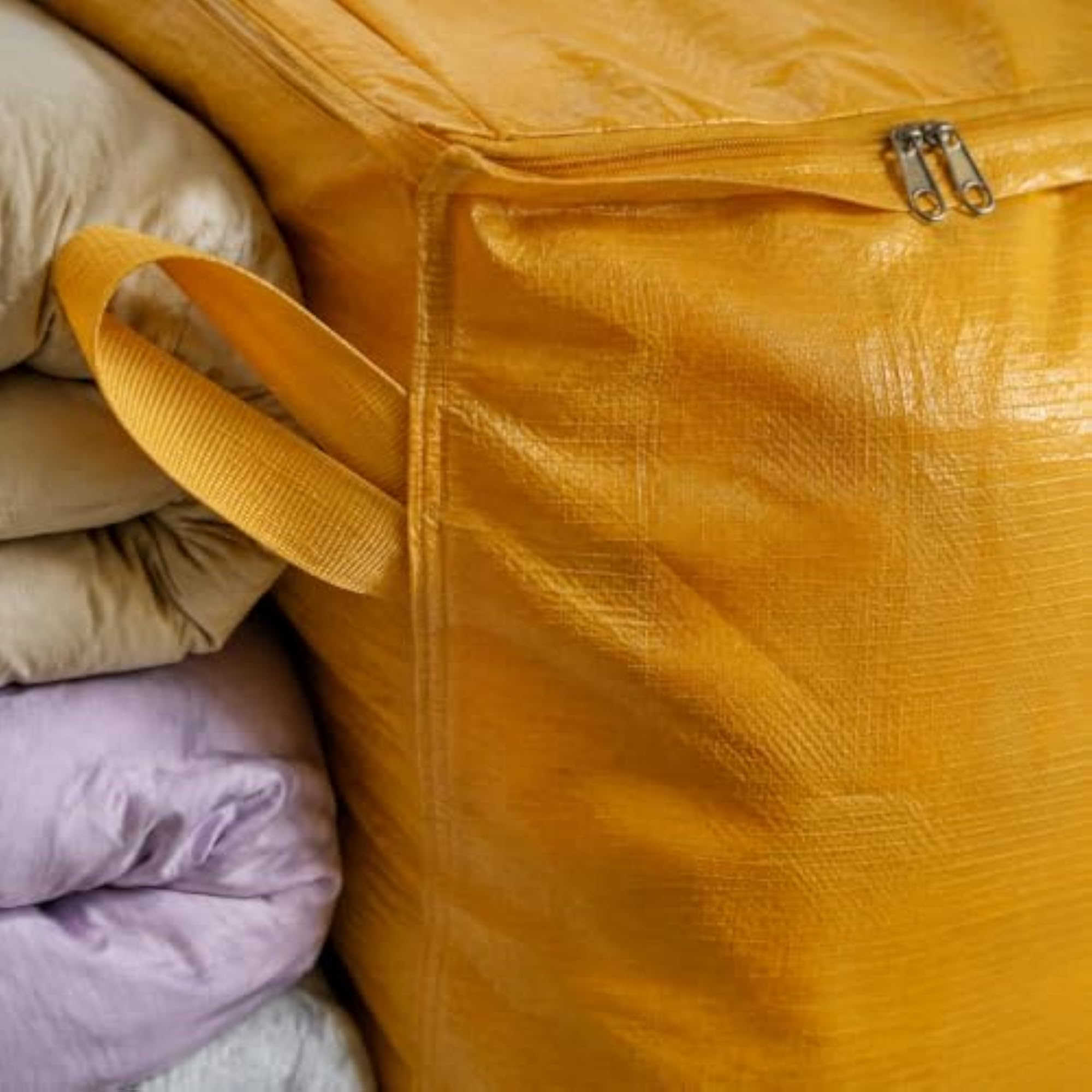 Heavy-Duty Waterproof Moving Storage Bags for Clothes and Bedding