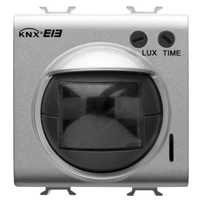 Détecteur IR crépusculaire Gewiss blanc gw10786 pour éclairage automatique extérieur et jardin