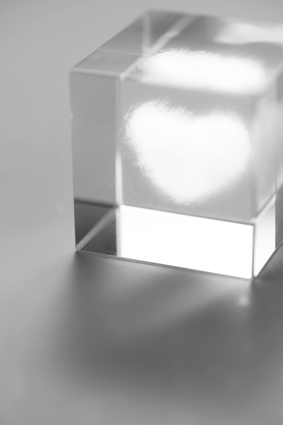 Amazon.co.jp: 文鎮 クリスタル 置物 3D ガラス オブジェ クリスタル