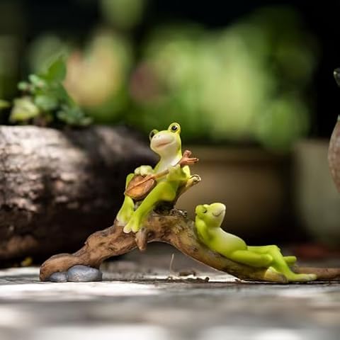 picocosmxiruo Miniature Small Frog Playing Pipa and Frog Sleeping, Animal Figurines, Fairy Garden Supplies,Terrarium Accessories DIY Miniature Garden Cover