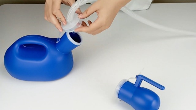 Amazon.com: QWORK Urinal Bottles for Men, Male 2 Sets Portable