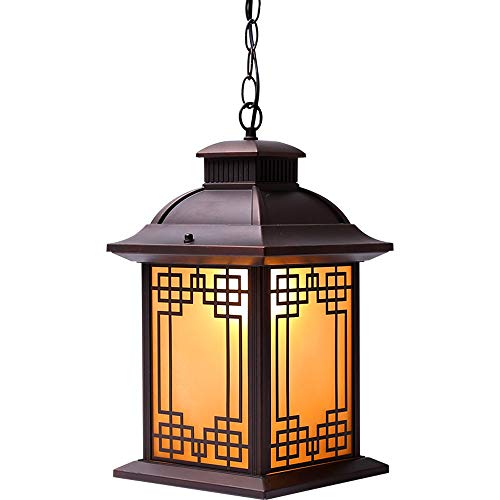 Suspension lampe extérieure pour créer une ambiance chaleureuse sur votre terrasse ou allée