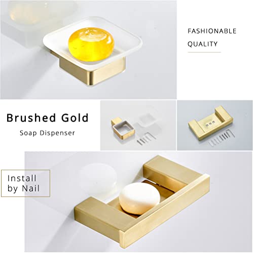 Étagère de rangement or brossé et accessoires pour créer un spa maison