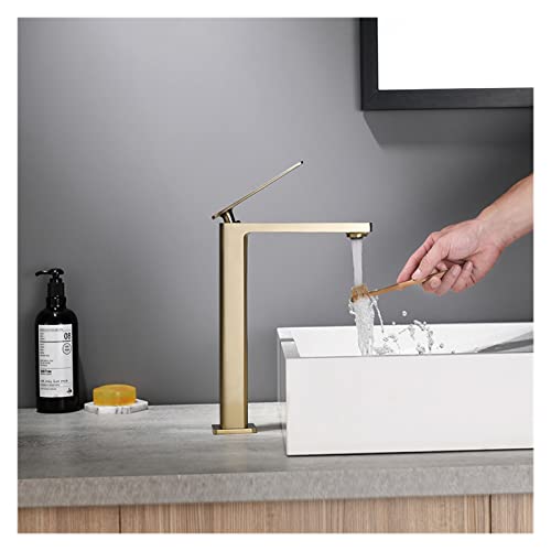 Grifos cepillo dorado para transformar tu lavabo de baño familiar 3