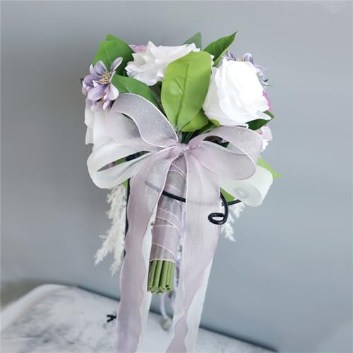 Bouquet de mariée en cascade d'exception aux finitions pompons raffinées