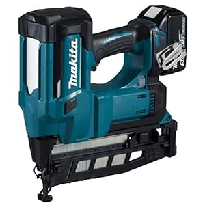 Makita Accu Nagler 64 mm 18,0 V / 5,0 Ah, 2 accu’s + oplader in MAKPAC