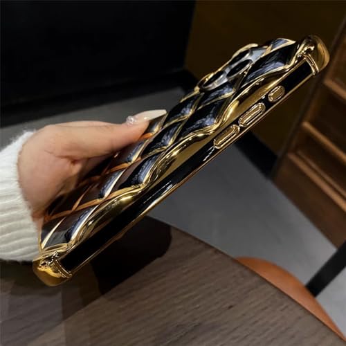 Coque iPhone 15 Pro Max treillis diamant blanc pour vos soirées - 4