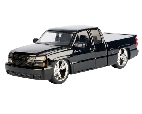 Motormax 1:25 Scale 2006 Chevrolet Silverado Custom Truck miniatura 1