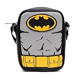 Ya en mundofriki.es: DC Comics - Bolso cruzado redondo de cuero vegano con correas ajustables, primer plano de personaje de Batman con apliques de murciélago y cinturón, negro y gris, 8 x 6.5 pulgadas