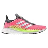 Las Zapatillas de la marca Adidas están diseñadas con la última tecnología y la mejor calidad para que se adapten perfectamente a tu pie sin dejar de lado el estilo.