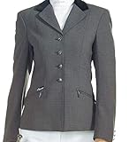 Mit Samtkragen und Dekoknöpfen in altsilber