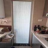 Pliage invisible et gain de place: Nos portes accordéon sont dotées d'un pliage invisible et peu encombrant, idéal pour les petits appartements, les bureaux exigus ou les petits coins cosy. Une fois repliées, elles se rangent discrètement dans les murs, les placards ou les cloisons, s'adaptant ainsi parfaitement aux espaces restreints.