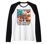 donald trump foto segnaletica never surrender cheeseburgers maglia con maniche raglan
