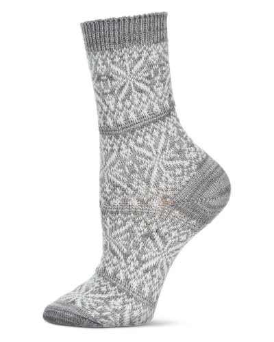 Image of Women's Traditional Cozy Snowflake Crew Socks