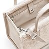 reisenthel daily shopper XS in teddy sand – Die kleinere Version unseres modernen, stromlinienförmigen Shoppers – eine praktische rechteckige Crossbody-Handtasche. #2
