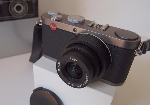 Amazon | Leica X1 12.2MP APS-C CMOSデジタルカメラ (メーカー生産