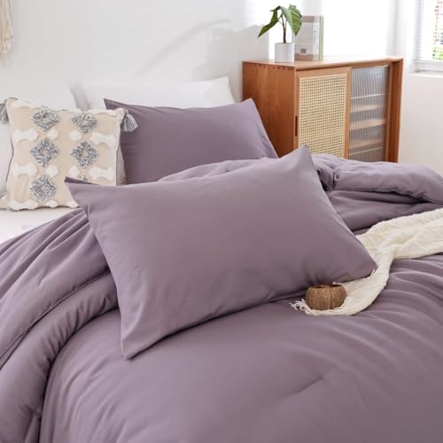Image of ROSGONIA Oversized King Comforter 120x120, 3pcs Super King Comforter (1 Dusty Purple Comforter & 2 Pillowcases) Lightweight Warm Bedding Blanket