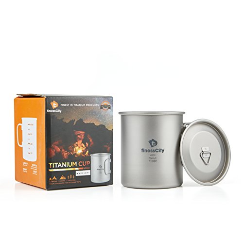 Camping Becher mit Deckel, extra strong & Ultra Lightweight Camping Becher mit Messmarkierungen, Titan Becher zum Wandern/Rucksackreisen/Camping in einfach zu lagernder Stofftasche (450ml mit Deckel) Cover